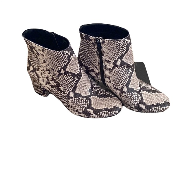 INC International Concepts Shoes - INC FARRENP NATURAL SKIN STYLE BOOTIES SIZE 8 WIDE